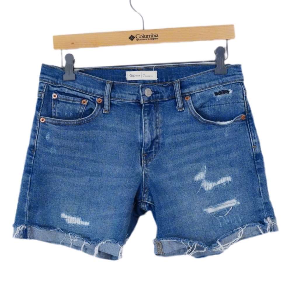 GAP DISTRESSED CUT OFF 5” DENIM SHORTS